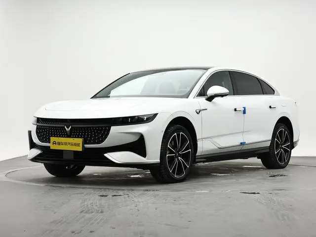 VOYAH Lantu chasing light PHEV Ultra-long battery life, four-wheel drive ultimate edition