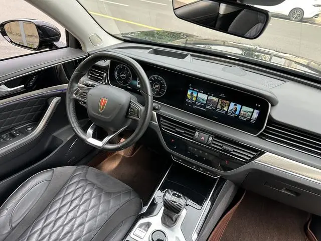 Hongqi Hongqi HS5 2.0T Zhilian Qixiang four-wheel drive version
