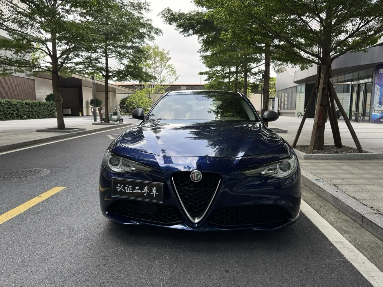 Alfa Romeo Giulia 2.0T 200HP Deluxe Edition