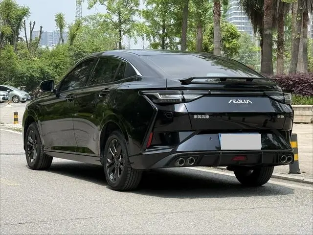 Dongfeng Fengshen Yi Hyun Mach Version 1.5L Automatic Glory Version