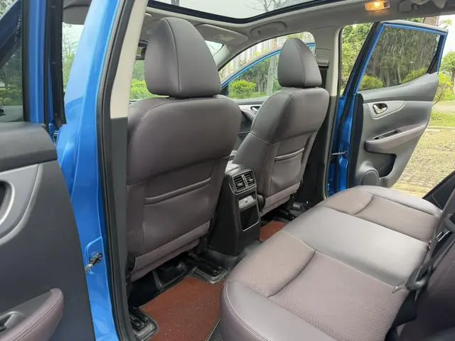 Nissan Qashqai 2.0L CVT Deluxe Edition