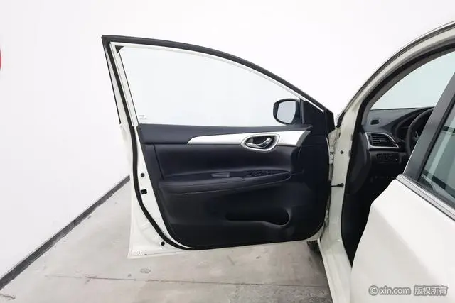 Nissan Xuan Yi Classic 1.6 XE CVT Exclusive Edition