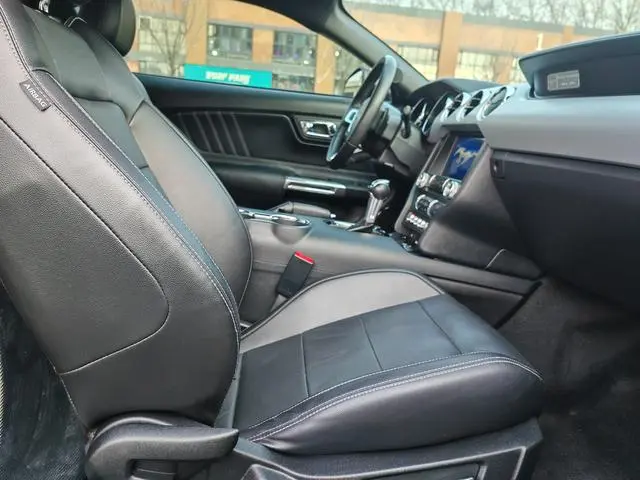 Ford Mustang 2.3T Performance Version