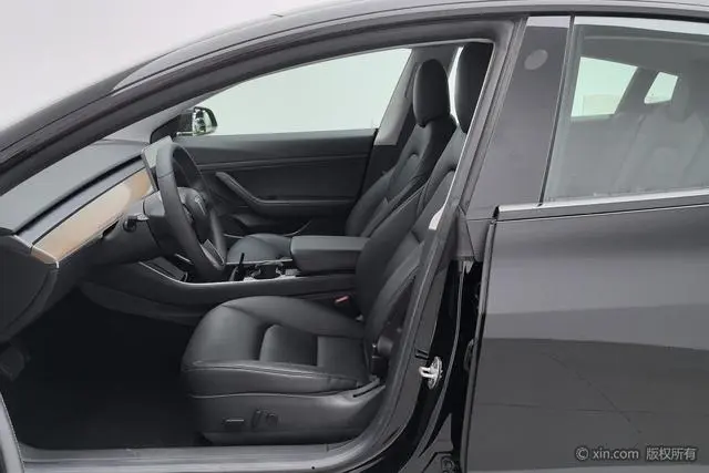 Tesla Model 3 Upgraded version of standard battery life rear drive