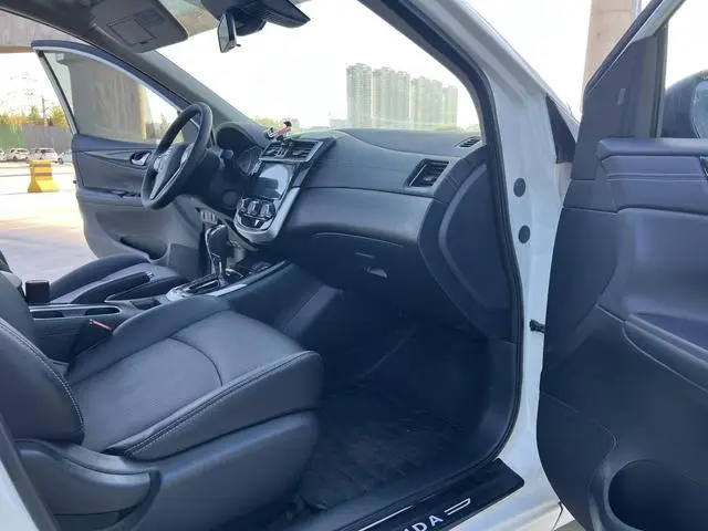 Nissan TIIDA 1.6L CVT Cool Version