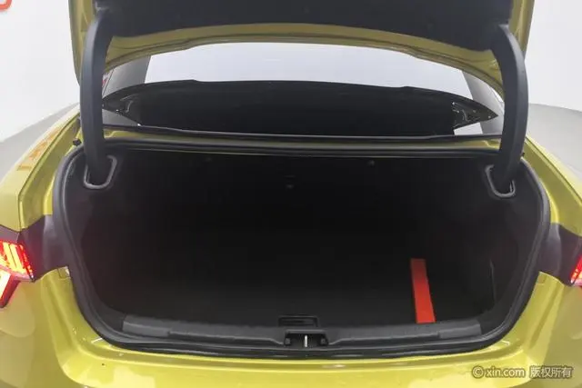 LYNK & CO Lynk 03 03+2.0 TD Automatic Yufeng Version