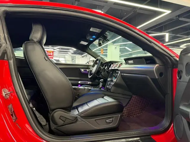 Ford Mustang 2.3T EcoBoost
