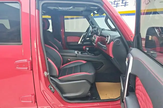 Beijing Beijing off-road BJ40 2.0T automatic four-wheel drive City Hunter edition knight type