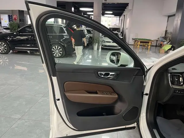 Volvo Volvo XC60 PHEV T8 four-wheel drive Zhiyuan Deluxe Edition