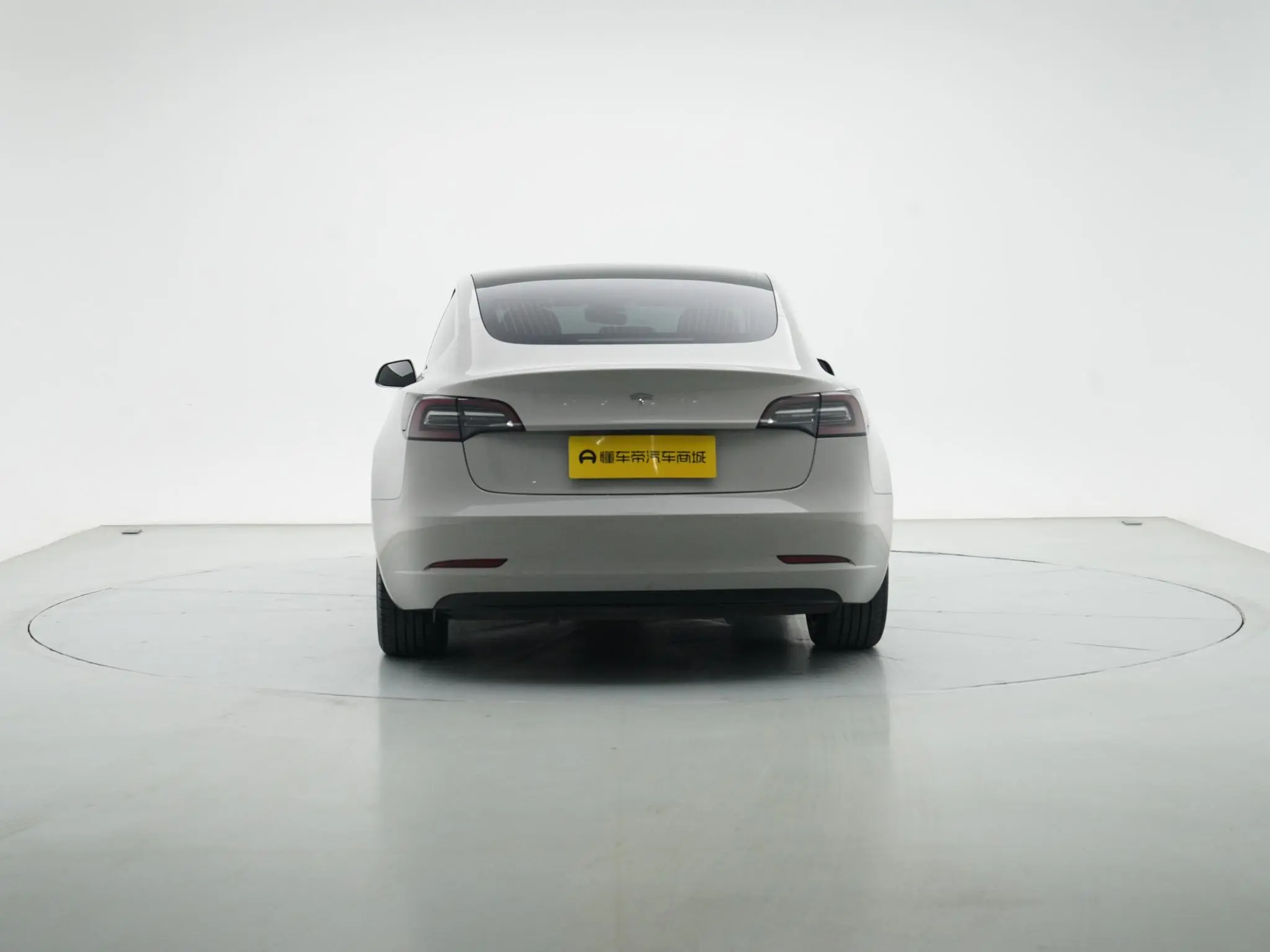 Tesla Model 3 Upgraded version of standard battery life rear drive
