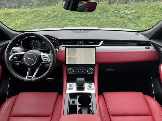 Jaguar Jaguar F-PACE P250 R-Dynamic SE