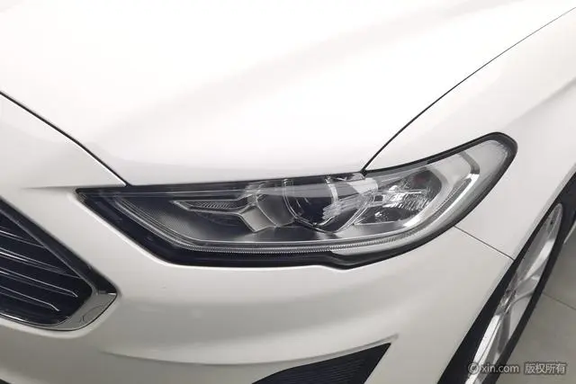 Ford Mondeo EcoBoost 180 fashion type