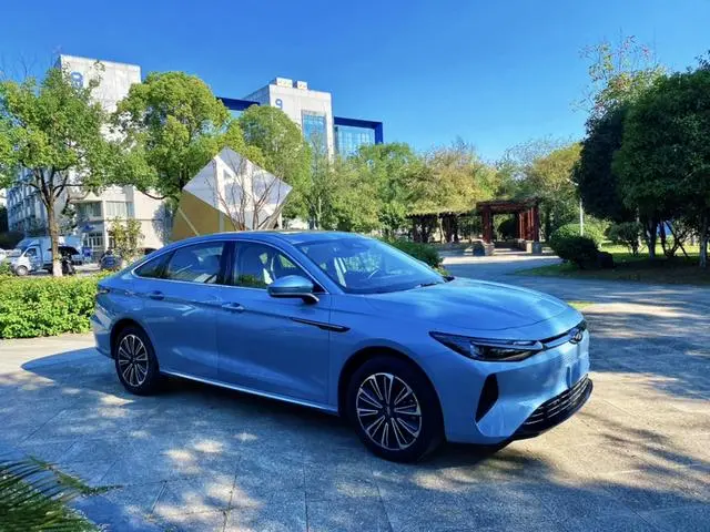 Chery Fengyun Fengyun A8 127 Wind-by-wind version