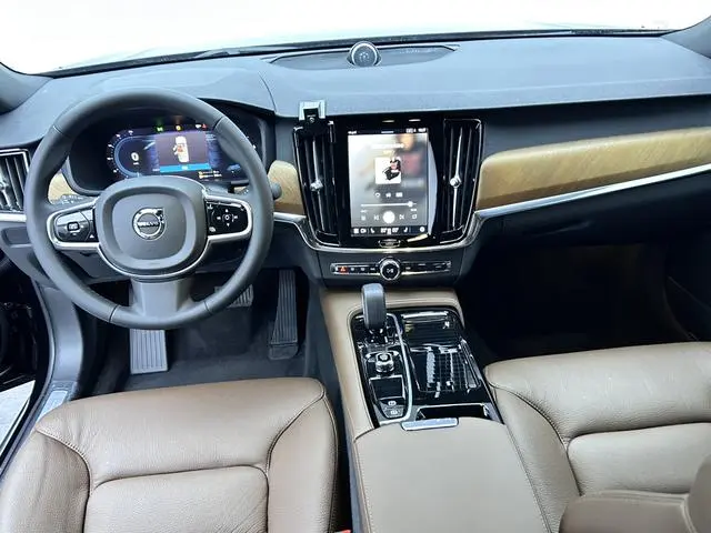 Volvo Volvo S90 PHEV T8 four-wheel drive long battery life Zhiyi Deluxe Edition