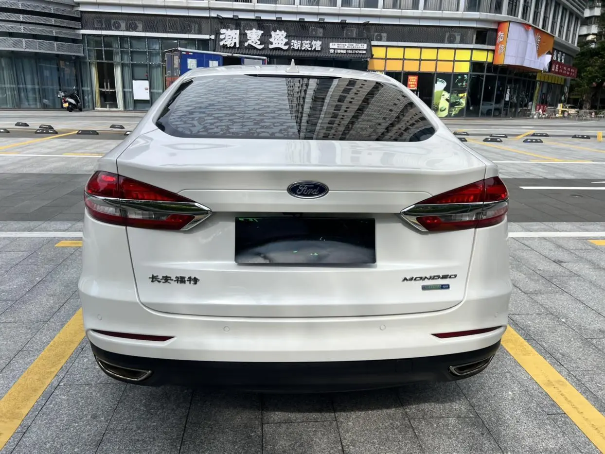 Ford Mondeo EcoBoost 180 Luxury
