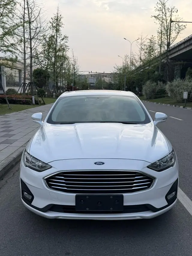 Ford Mondeo EcoBoost 180 intelligent control Fashion type country V