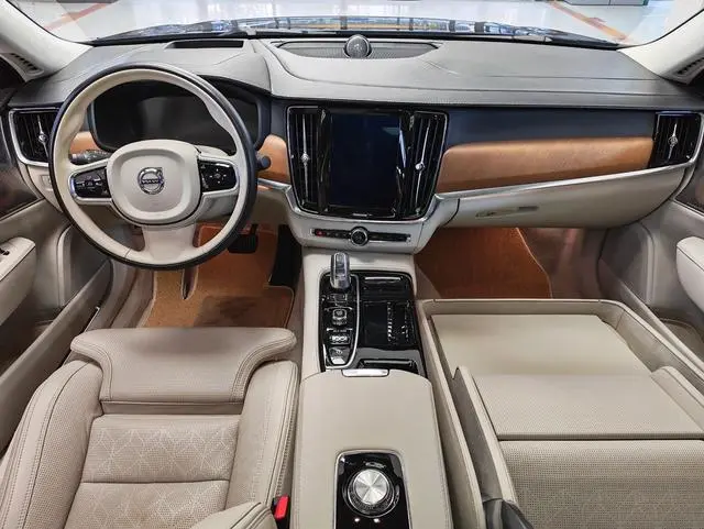 Volvo Volvo S90 PHEV T8 E-drive hybrid Honor Edition 3-seater Country VI