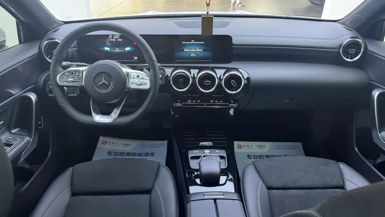 Mercedes-Benz Mercedes-Benz A-class A 180 L sports sedan