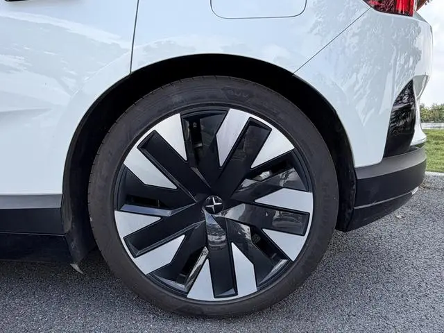 Polestar Polestar 4 Dual-motor long battery life PLUS dual-star connected version