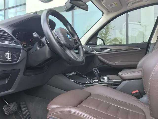 BMW BMW X3 xDrive28i M sports suit