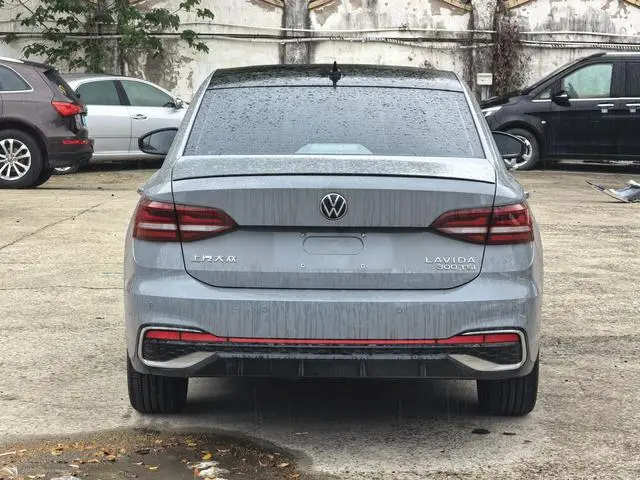 Volkswagen Lavida 300TSI DSG Starry Sky Yongyi Edition