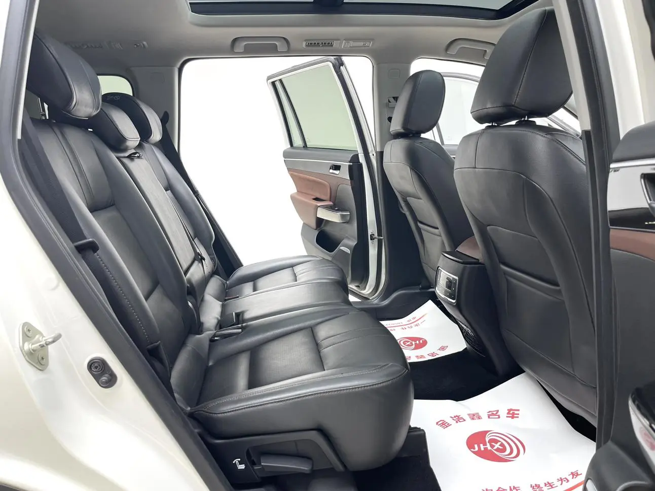 GAC Trumpchi GS8 320T two-wheel drive luxury Zhilian Edition 7 seats