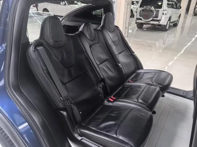 Tesla Model X 75D
