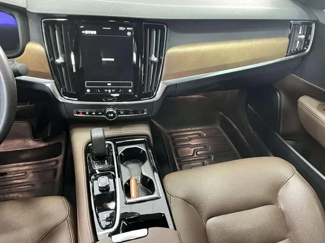 Volvo Volvo S90 PHEV T8 E-drive Hybrid Zhiyi Deluxe Edition