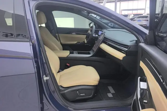 Geely Galaxy Galaxy L6 1.5T DHT 125km Starship