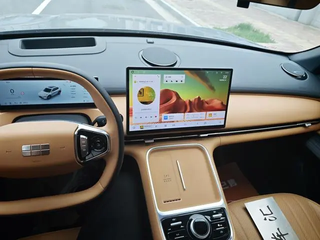 Geely Galaxy Galaxy Starship 7 EM-i 120KM Pilot Version