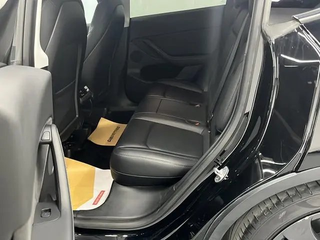 Tesla Model Y Performance high-performance all-wheel drive version