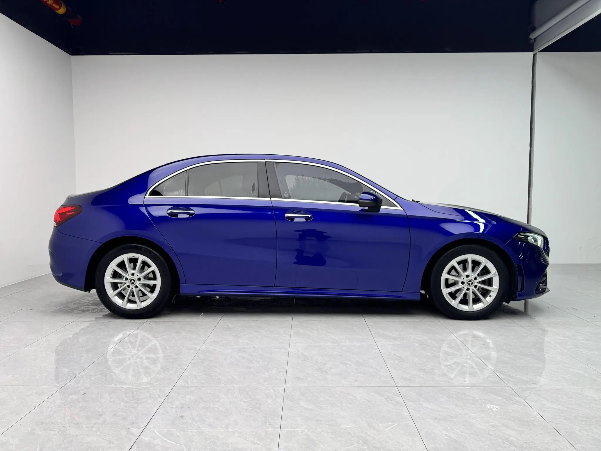 Mercedes-Benz Mercedes-Benz A-class A 200 L sports sedan