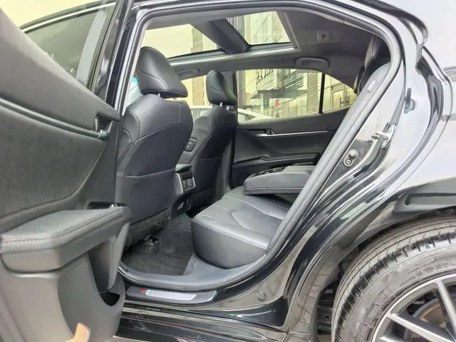 TOYOTA Camry 2.5G Deluxe Edition