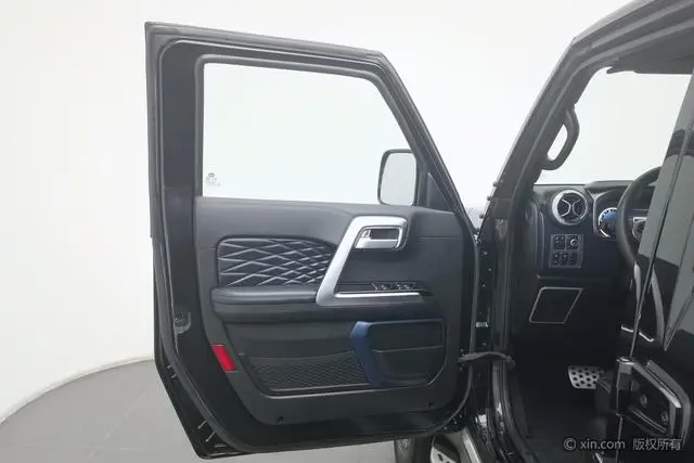 Beijing Beijing off-road BJ40 2.3T automatic four-wheel drive City Hunter Edition exclusive Country VI