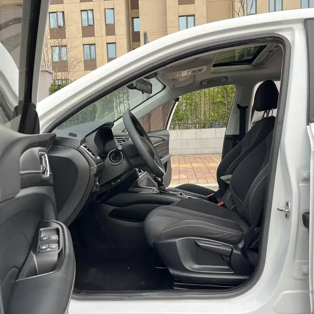 Roewe Roewe i5 1.5L automatic 4G Interconnection Linghao Version