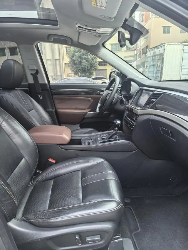 GAC Trumpchi GS8 320T two-wheel drive luxury Zhilian Edition 7 seats
