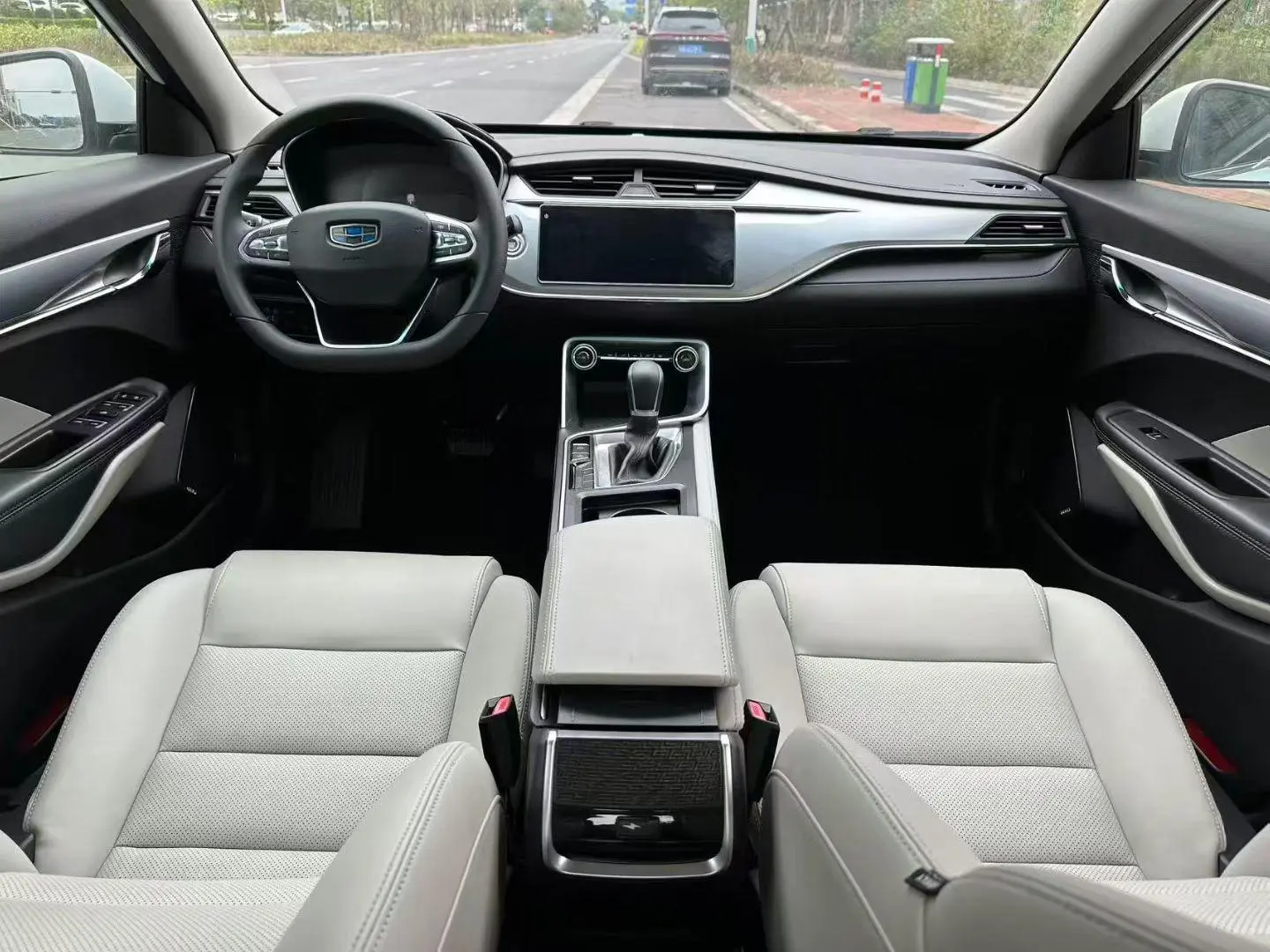 Geely Binrui 14T CVT colorful version