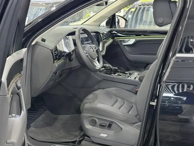 Volkswagen Touareg 2.0 TSI Ruishang Edition