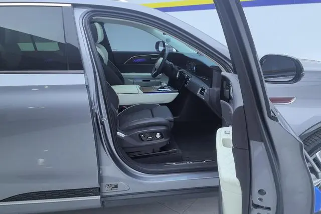 Hongqi Hongqi E-HS9 460km Flag Enjoy edition six seats