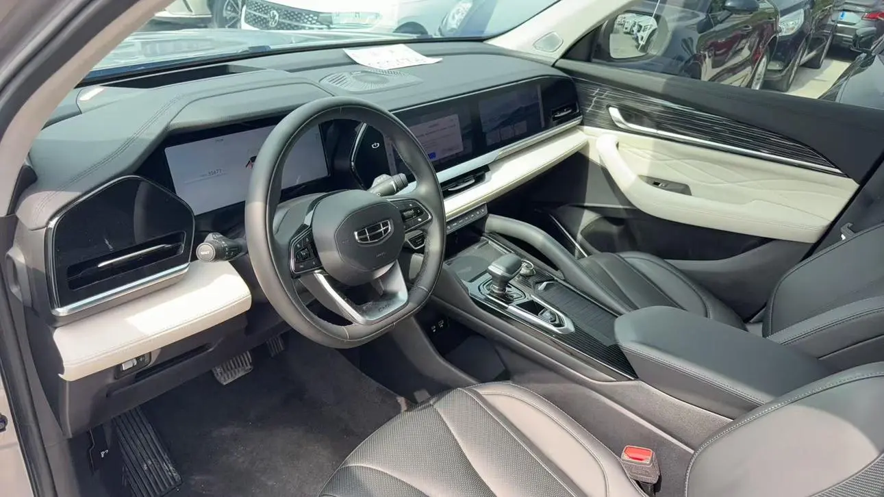 Geely Xingyue L 2.0TD high-power automatic two-wheel drive flagship type