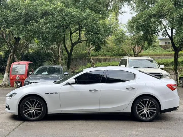 Maserati Ghibli 3.0T Standard Edition