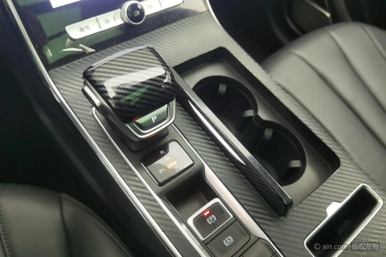 Roewe Roewe RX5 MAX 300TGI Automatic Smart Cockpit Deluxe Edition