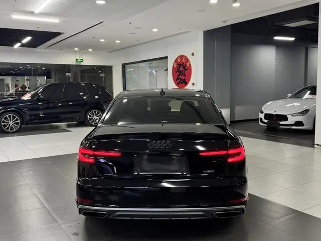 Audi Audi A4L 45 TFSI quattro personality sports version Country V