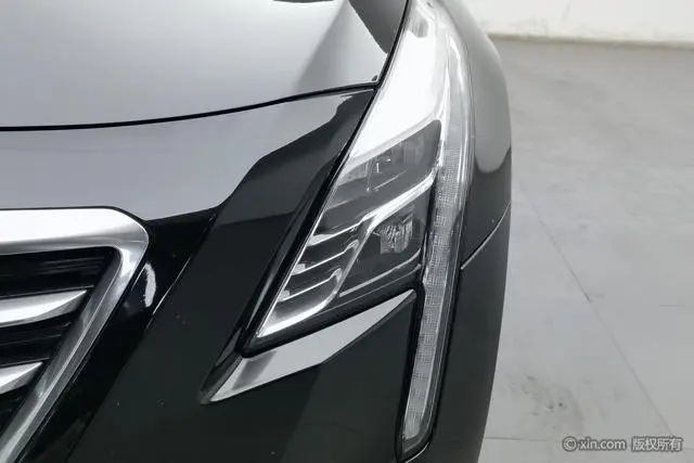 Cadillac Cadillac CT6 28T leading type