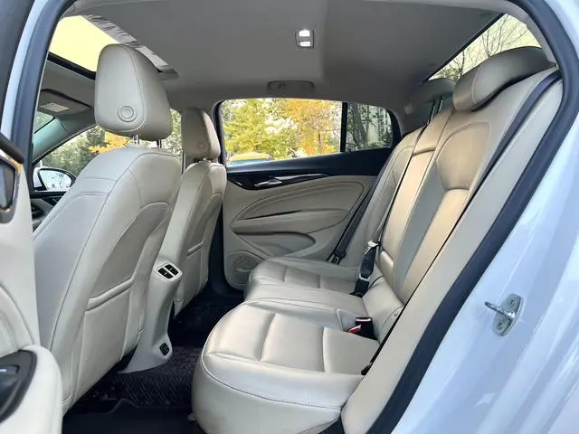 Buick Regal 552T luxury