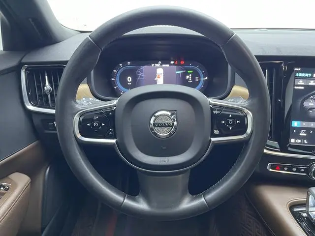 Volvo Volvo S90 PHEV T8 E-drive Hybrid Zhiyi Deluxe Edition