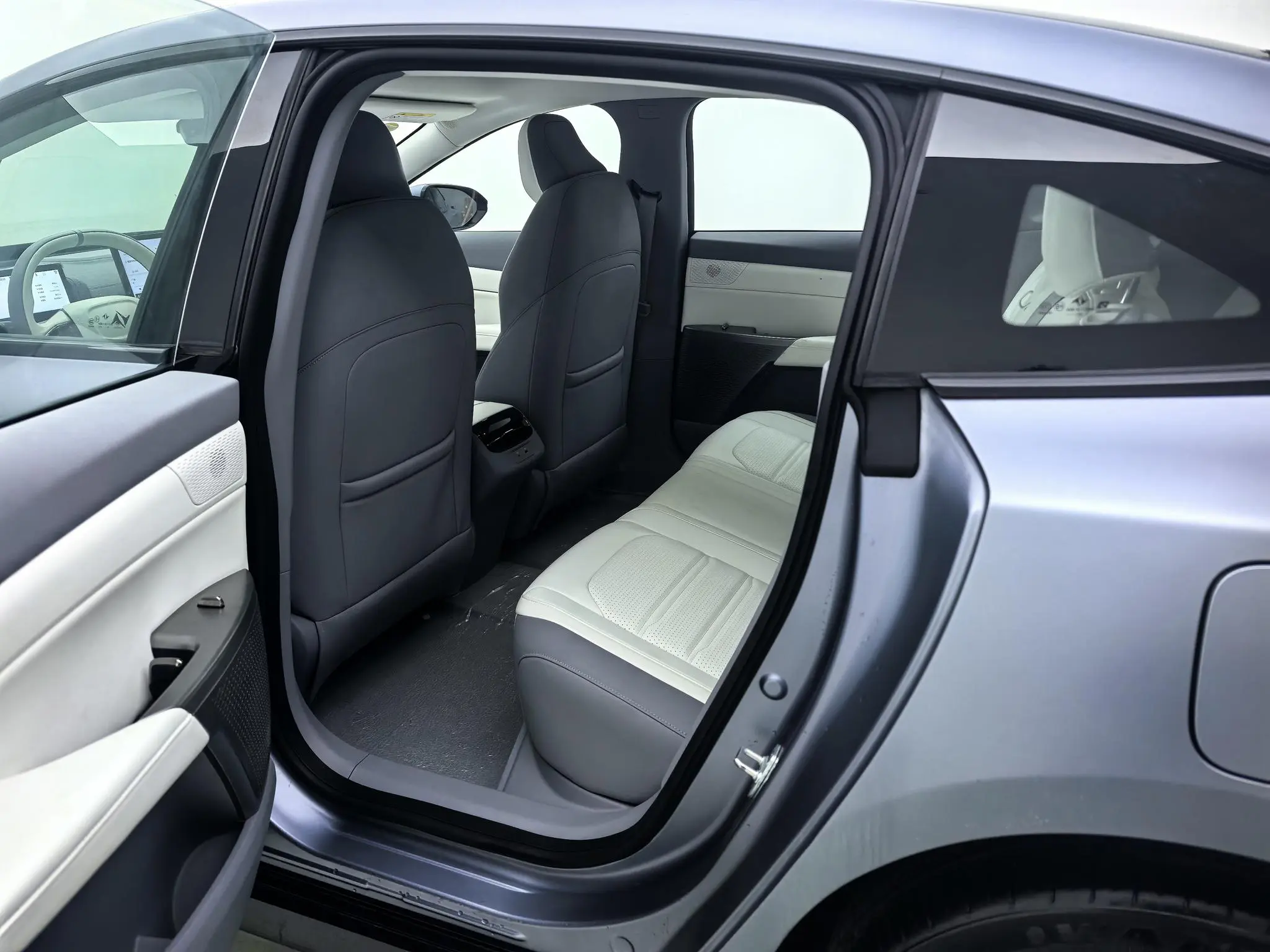 Dongfeng eπ eπ007 Pure electric 540 four-wheel drive Max version