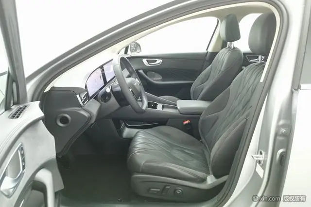 Roewe Roewe D7 DMH 125 Excellent Edition