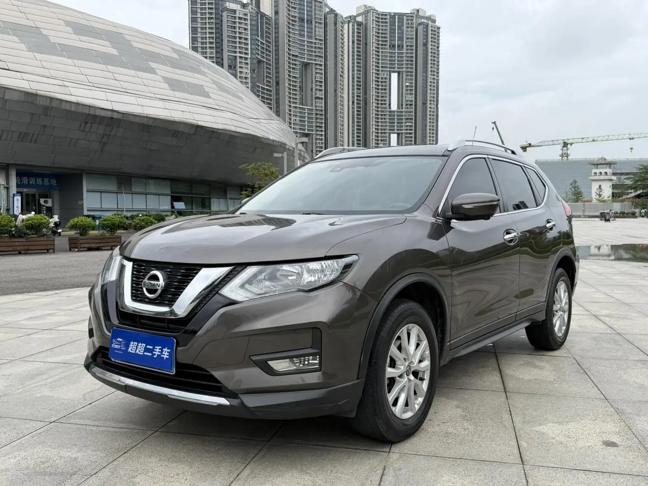 Nissan Qijun 2.0 L XL ITS CVT 2WD Smart Union Comfort Edition