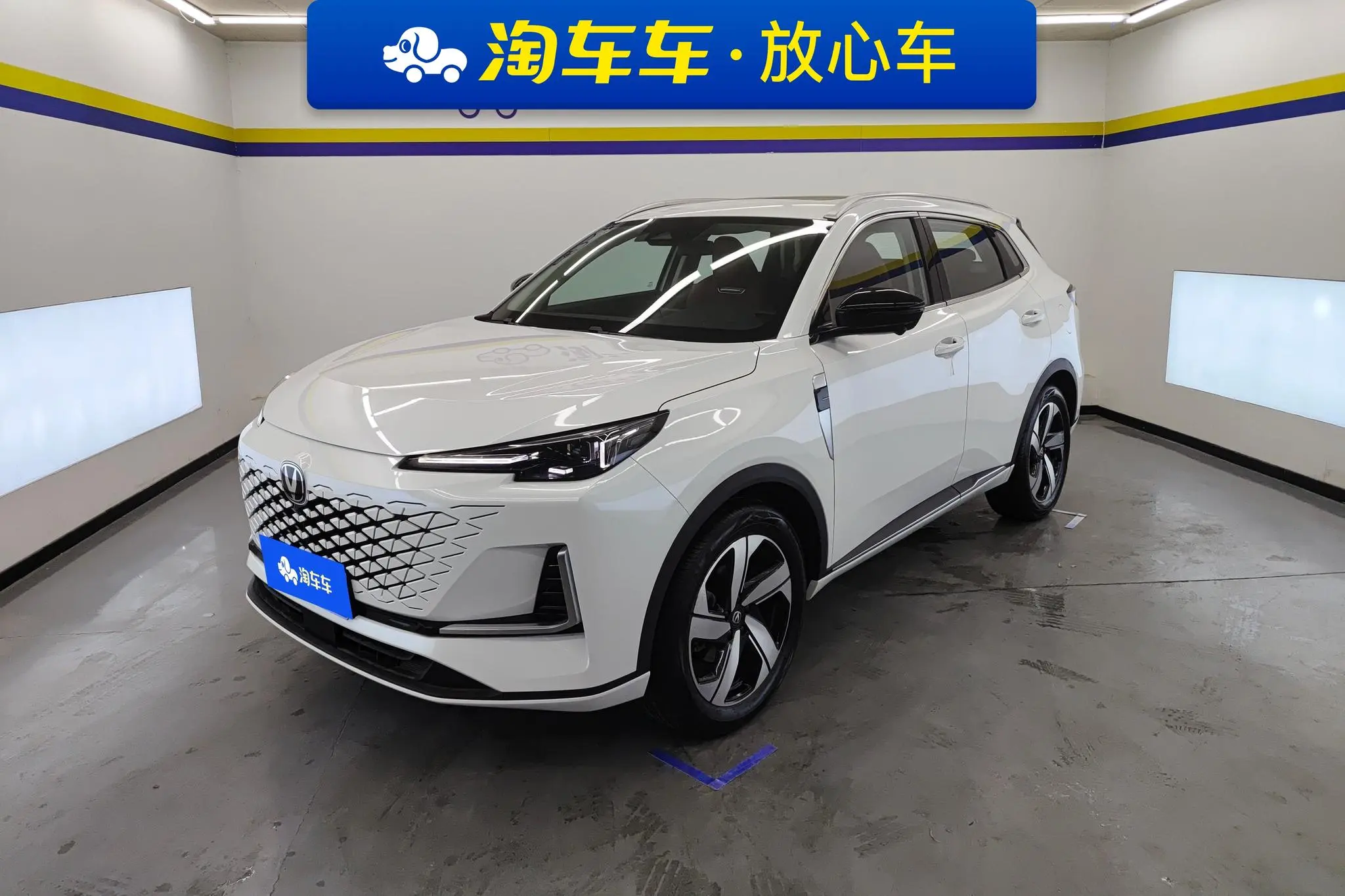 Changan Changan CS55 PLUS The third generation 1.5T DCT premium type